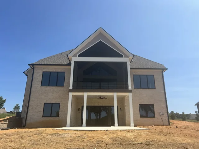 Aylesbury III home gallery photo 11 — Providence Builders home