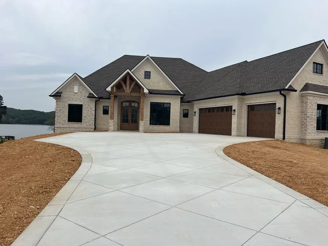 Aylesbury III home gallery photo 15 — Providence Builders home
