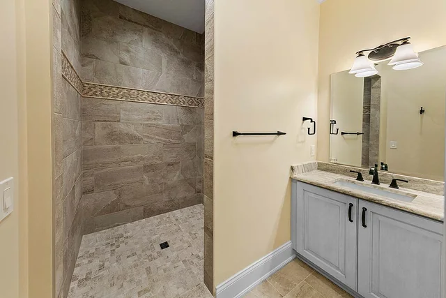 Beaumont Master Bath — Providence Builders home