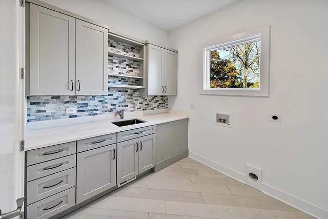 Mont Blanc Laundry — Providence Builders home
