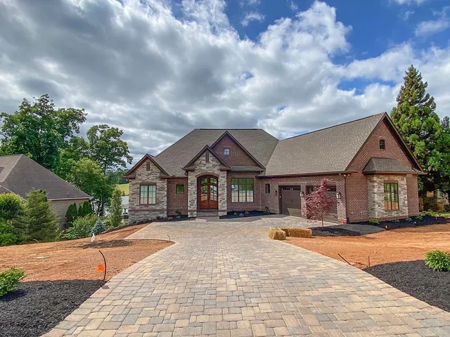 San Martin III: San Martin lll Exterior 1 — Providence Builders home