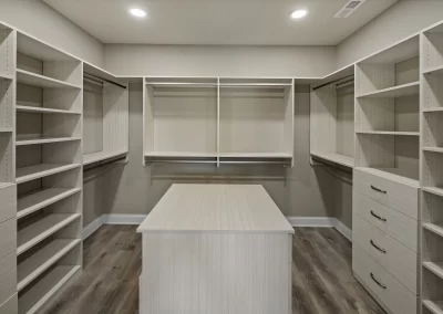 Auberlun Master Closet